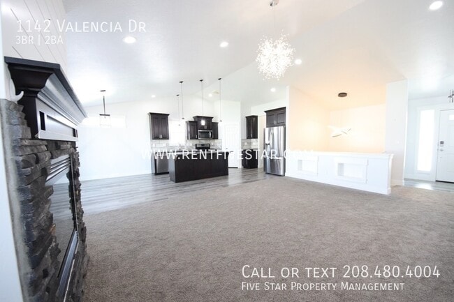Photo - 1142 Valencia Dr