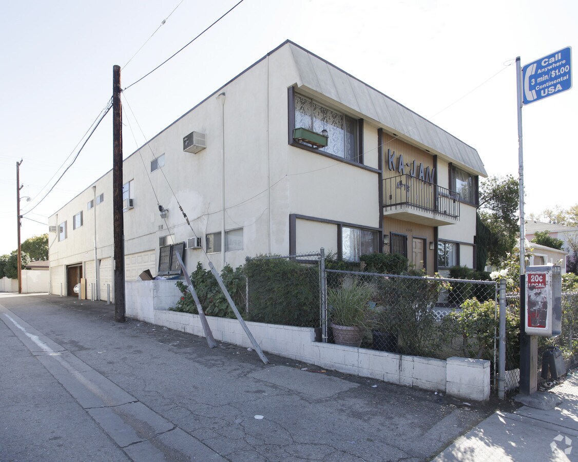 Primary Photo - 6340 Vineland Apartments
