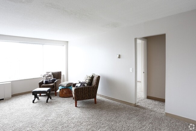 Photo - Executive Towers Apartments