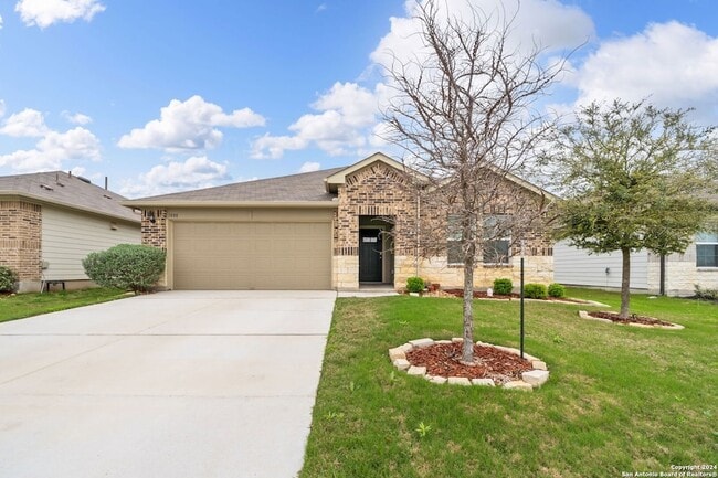 Photo - 1080 Amble Oak