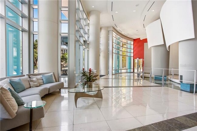 Lobby - 322 E Central Blvd Unit 1506