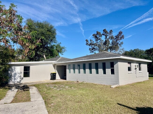 Building Photo - Norfolk Unit 520 Norfolk Circle