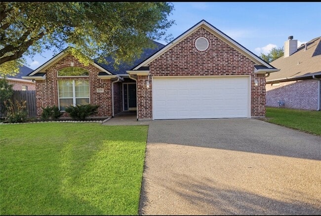 Building Photo - 205 Rugen Ln