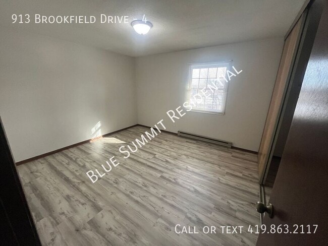 Photo - 913 Brookfield Dr Unit 4