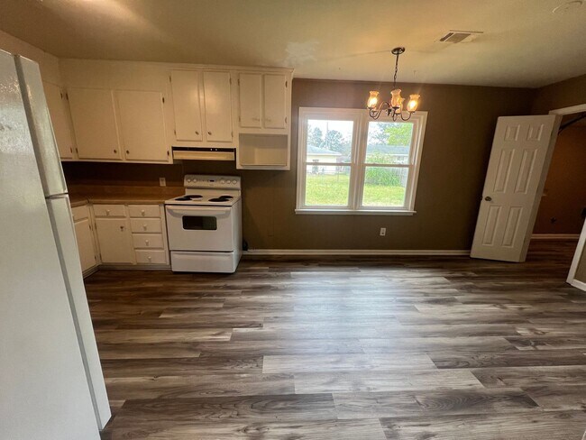 Photo - 3 bedroom 1 bathroom single level home