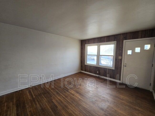 Photo - 261 Madison St