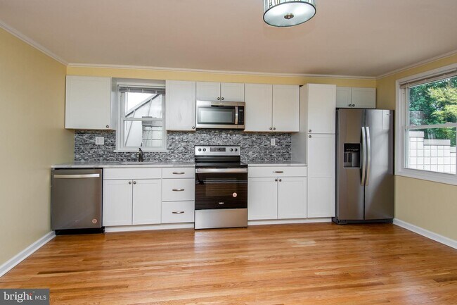 Photo - 15 Cranbury Rd Unit 2
