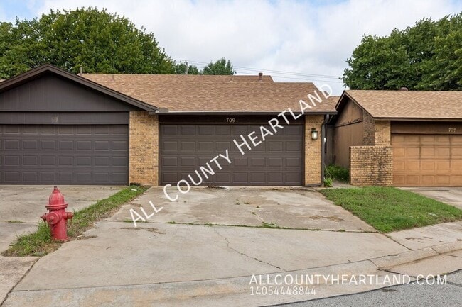 Photo - 709 Stonecroft Cir