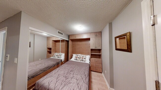 250 Wellington St W Unit SI FL1-ID1030918P