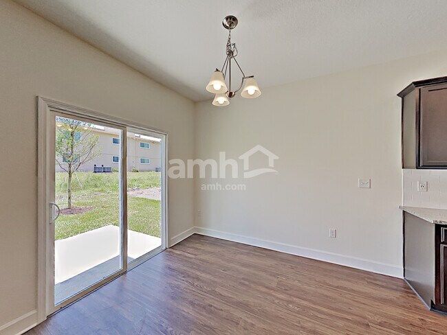 Photo - 8595 Highfield Ave