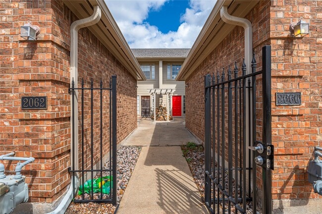 2060 Glencove Dr