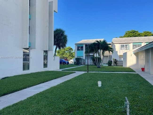 Photo - 2017 NW 46th Ave Unidad A202