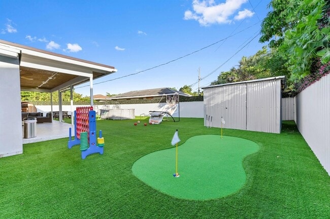 Photo - 2128 Dock St