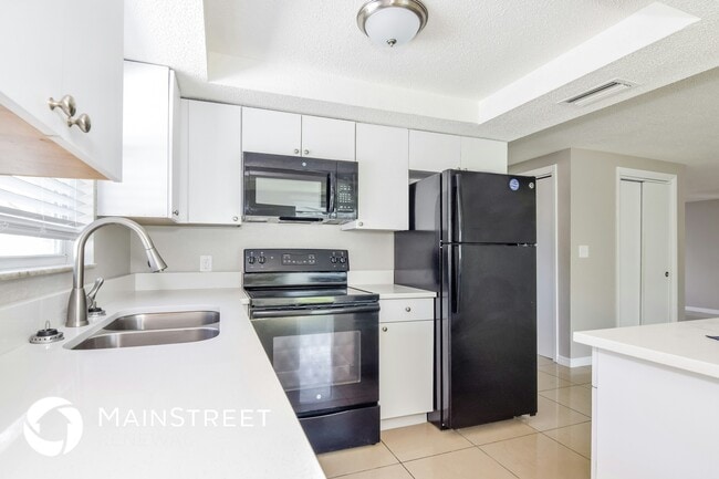 Photo - 7421 Congress St