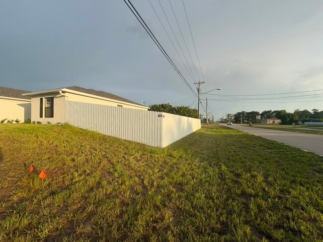 Photo - 2324 NW 25th St