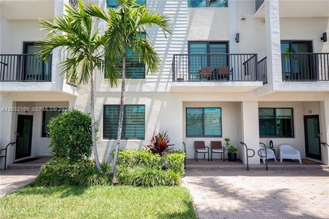 Building Photo - 4640 NW 84th Ave Unit 4640 NW 84th Ave # 12