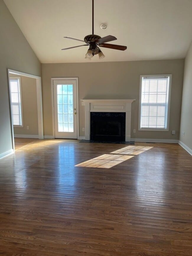 Photo - 921 Corydalis Ct