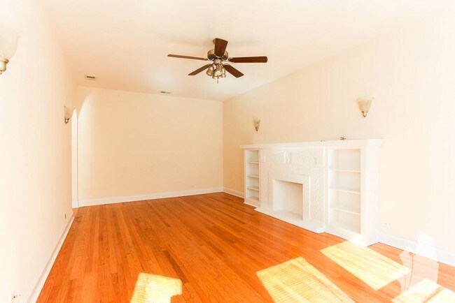 Building Photo - 3428 W Parker Ave Unit 3