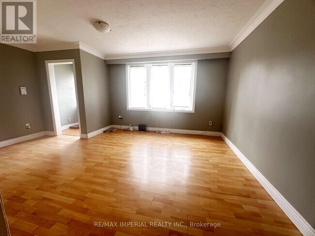 Photo - 1765 Appleview Rd
