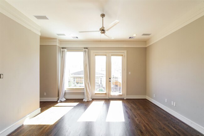 Photo - 4313 Floyd St