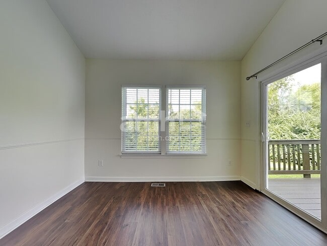 156 Haverstraw Pl