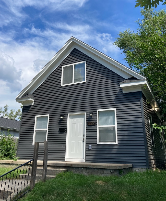 Photo - 1229 E Sorin St Casa