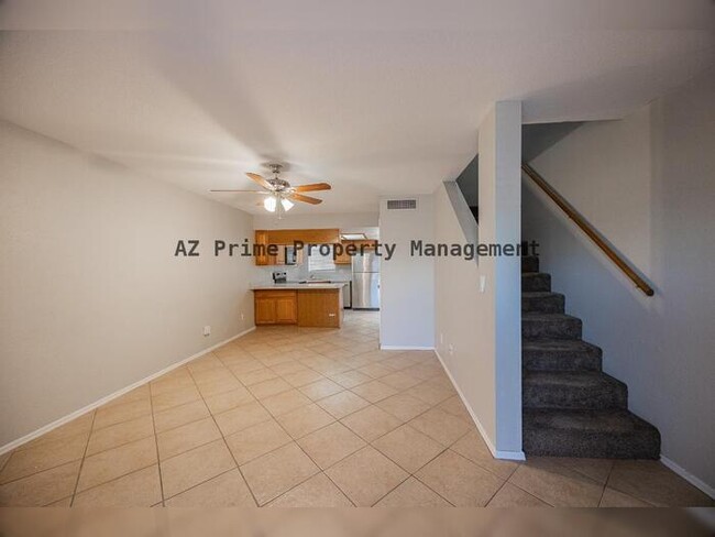 Photo - 1055 W 5th St