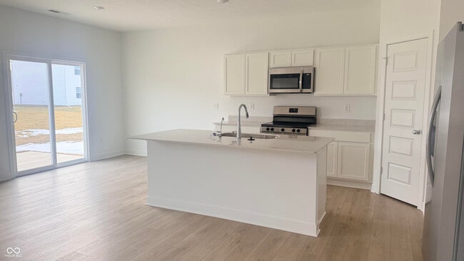 Photo - 11813 Marling Wy