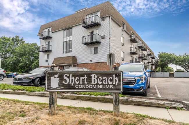 Building Photo - 115 Short Beach Rd Unit 104 Rental