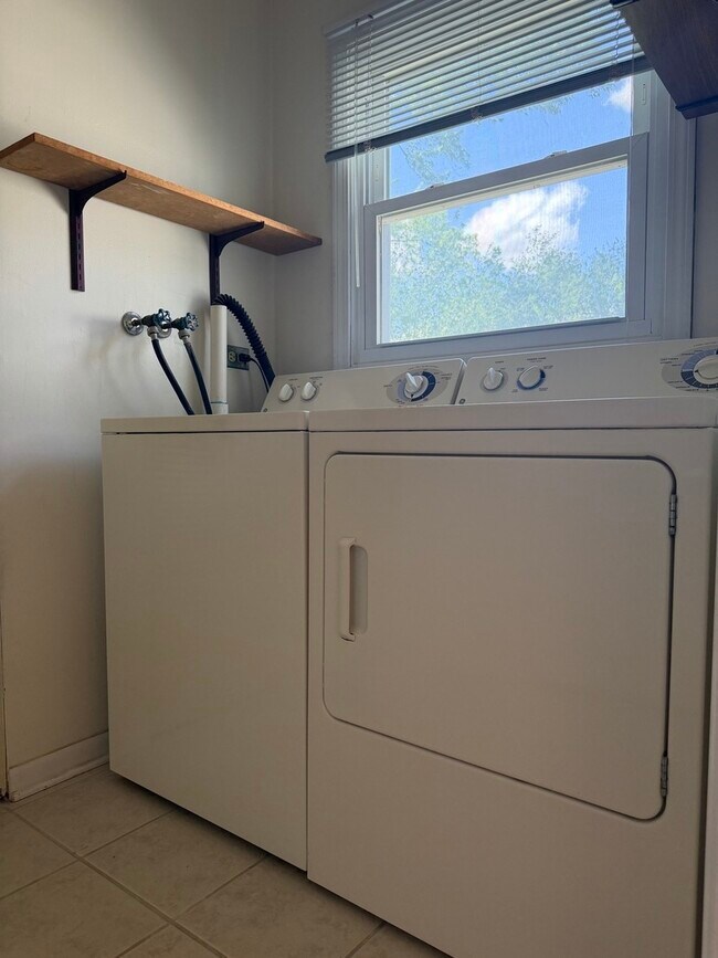 Photo - 1161 Parker Ln