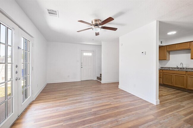 Photo - 2217 Mission Hill Dr