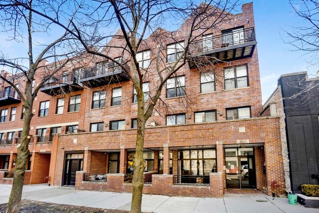 Building Photo - 2524 N Willetts Ct