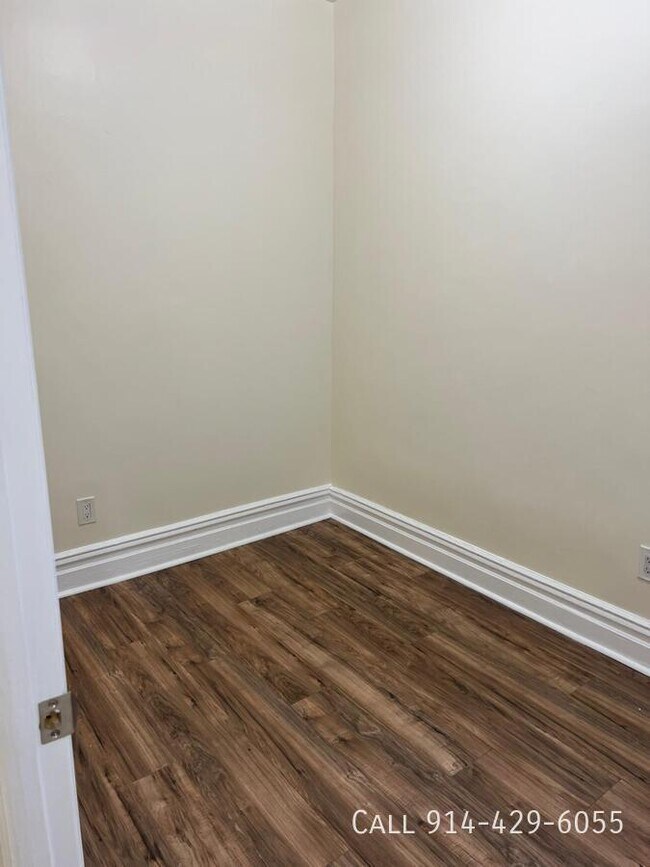 Building Photo - 7 Jones Pl Rental
