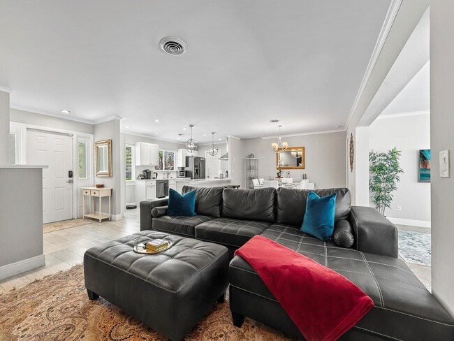 Photo - 801 SE 14th St