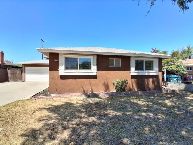 Photo - Cozy 3 Bedroom 2 Bathroom Home Ready to Move in! - New flooring throughout!