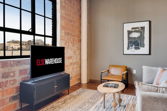 ElseWarehouse in the North Loop