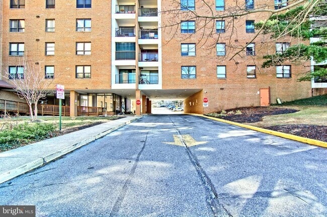 Building Photo - 6317 Park Heights Ave Unit 417 Rental