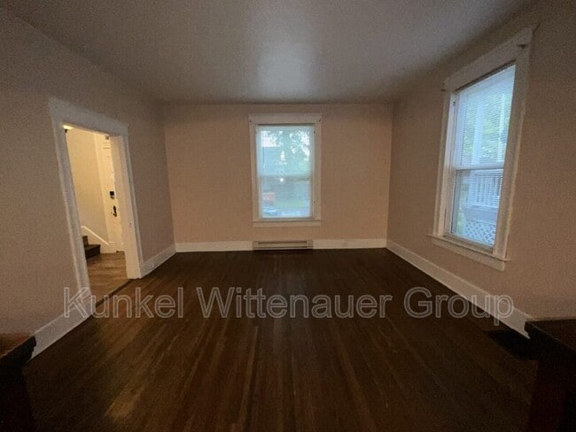 Photo - 720 E D St
