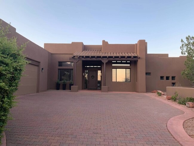 Building Photo - 115 Cll Irena