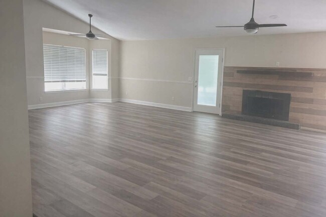 Photo - 79 Sherlock Dr