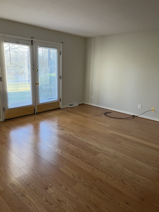 Photo - 611 E Mountcastle Dr Unit 2