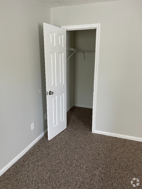 Building Photo - 268 Wexford Dr Rental