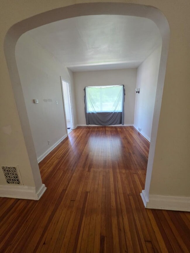 10 Grace St