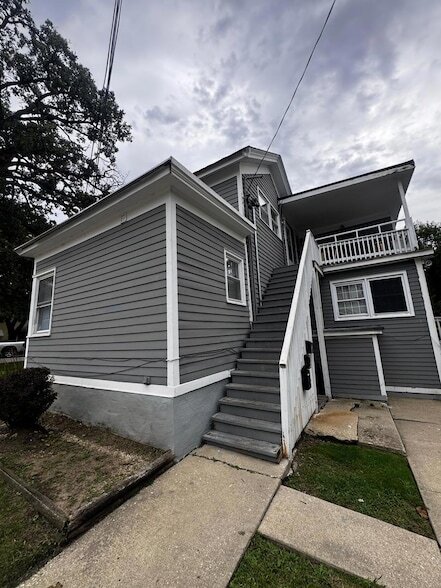 Photo - 140 College St Unit 4