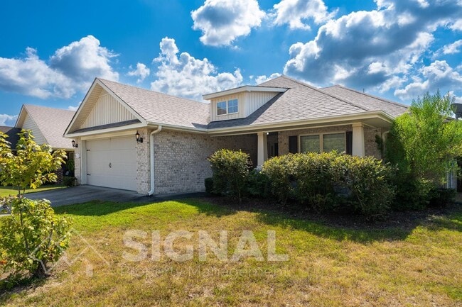 Photo - 473 River Crest Dr N