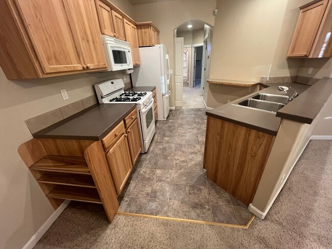 Photo - 2301 NE Mary Rose Pl Unit #2