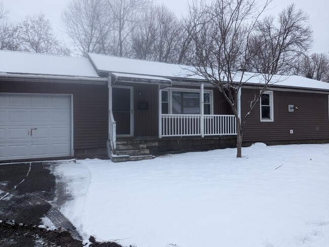 Photo - 212 Dewey St