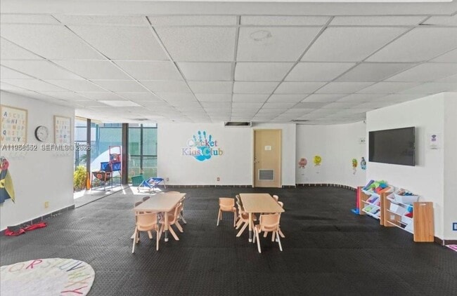 Photo - 1800 NE 114th St