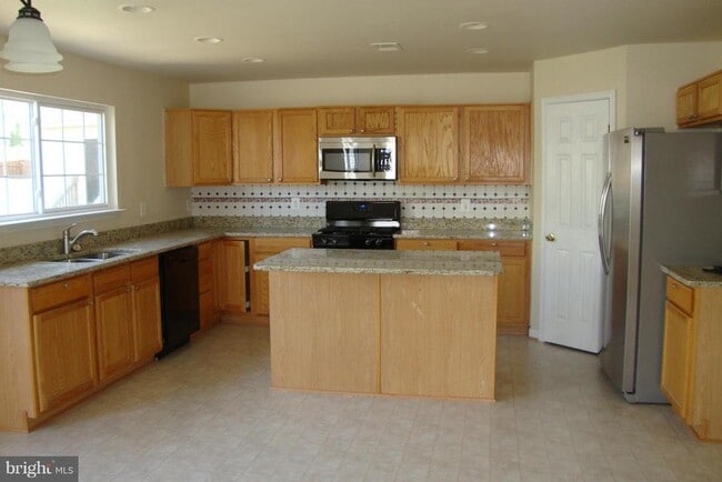 Photo - 8 Foggy Field Ln