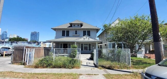 Photo - 1318 S Union Ave Townhome